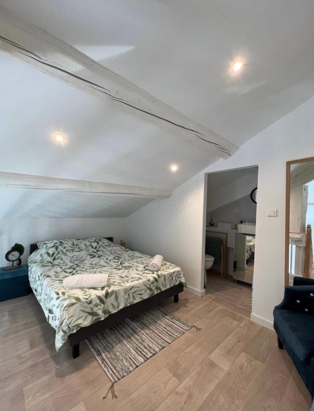 Duplex A 2 Pas De La Vielle D Avignon
